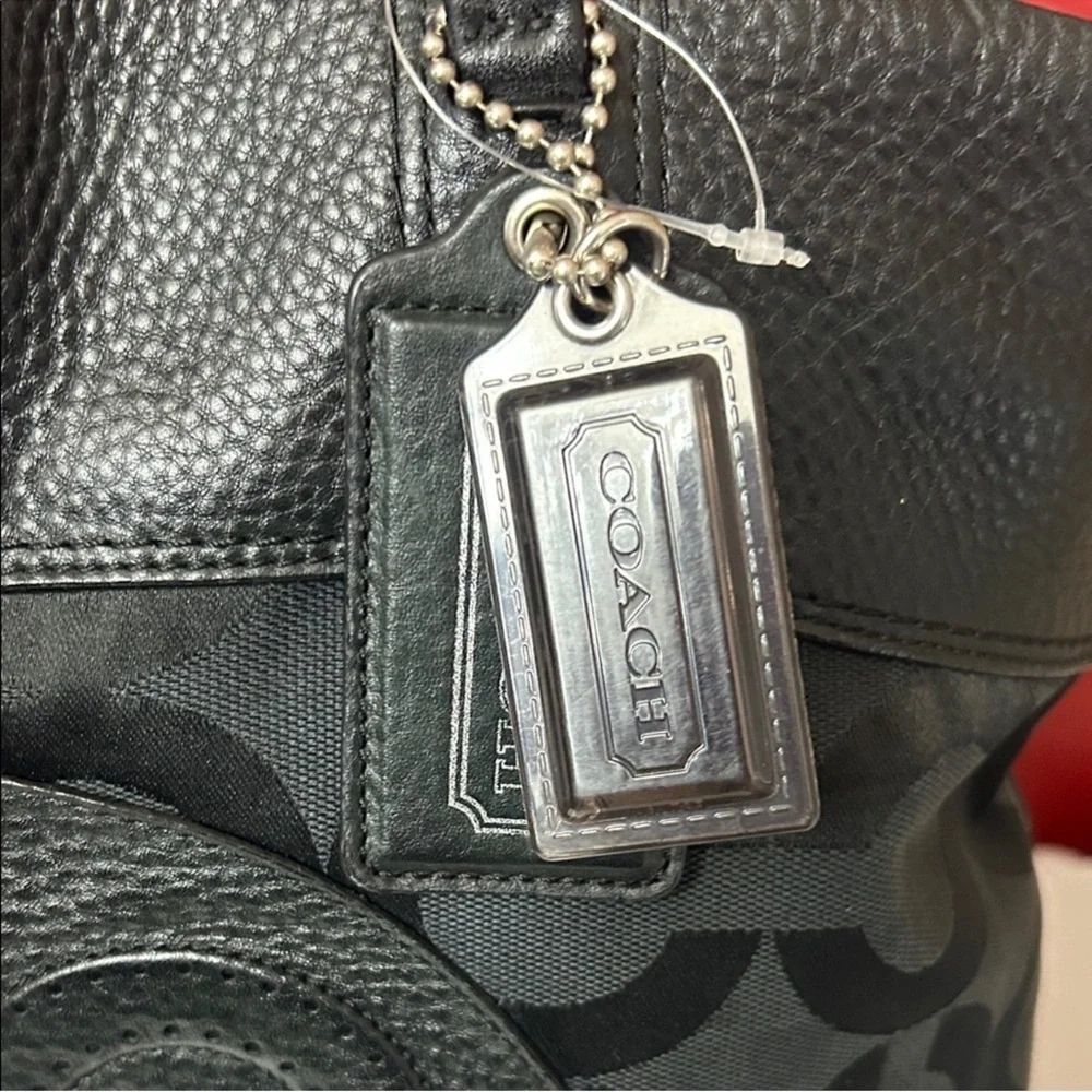 Coach black leather tote LIKE NEW - Picture 2 of 9